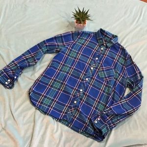 Women's plaid long sleeved shirt